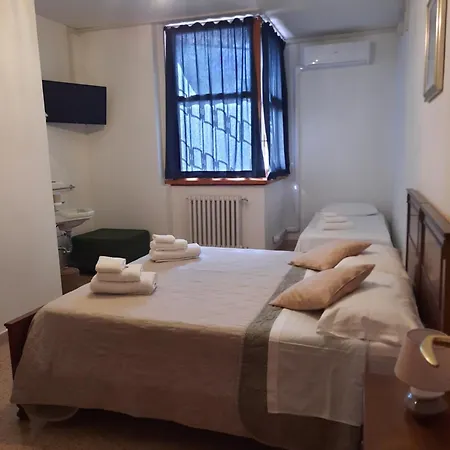 Casa Religiosa Di Ospitalita Santa Maria Di Betlem Vendégház 3*