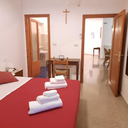 Casa Religiosa Di Ospitalita Santa Maria Di Betlem Konukevi Foligno