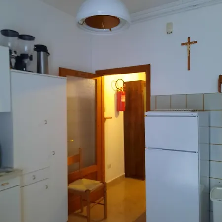 Konukevi Casa Religiosa Di Ospitalita Santa Maria Di Betlem Foligno