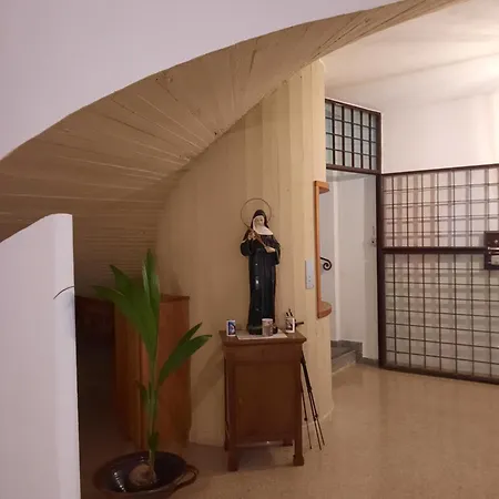 Casa Religiosa Di Ospitalita Santa Maria Di Betlem Konukevi Foligno